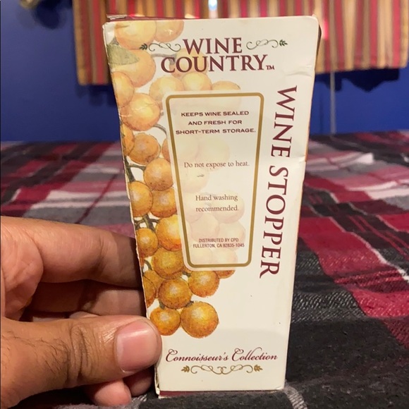 Wine Country Connoisseur’s Collection Wine Stopper - Picture 3 of 4